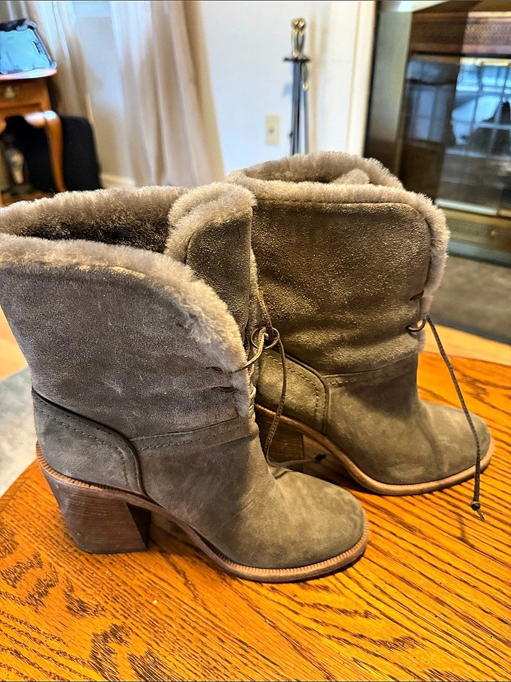 UGG Jerene Boot Fur-Lined Heeled Winter Boots in Brown size 6